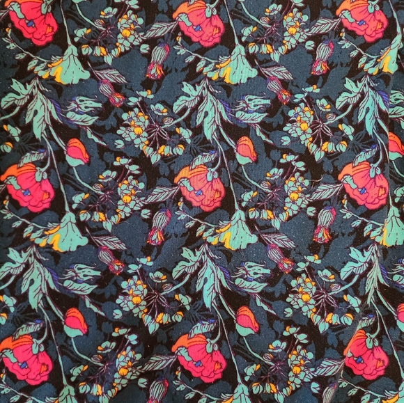 Lularoe Floral Randy - Picture 3 of 3